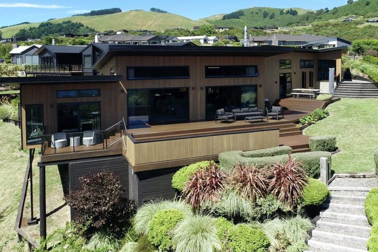 Photo of property in 35 Peregrine Place, Kinloch, Taupo, 3377