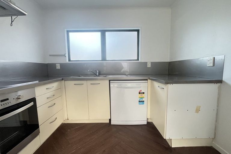 Photo of property in 25 Fearnley Grove, Albany, Auckland, 0632