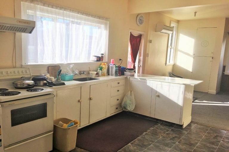 Photo of property in 2/64 Division Street, Riccarton, Christchurch, 8041