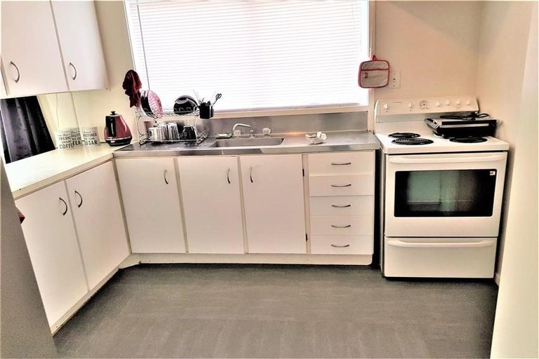 Photo of property in 8 Malibu Grove, Bayview, Auckland, 0629