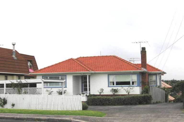 Photo of property in 3/121 Ocean View Road, Hillcrest, Auckland, 0627