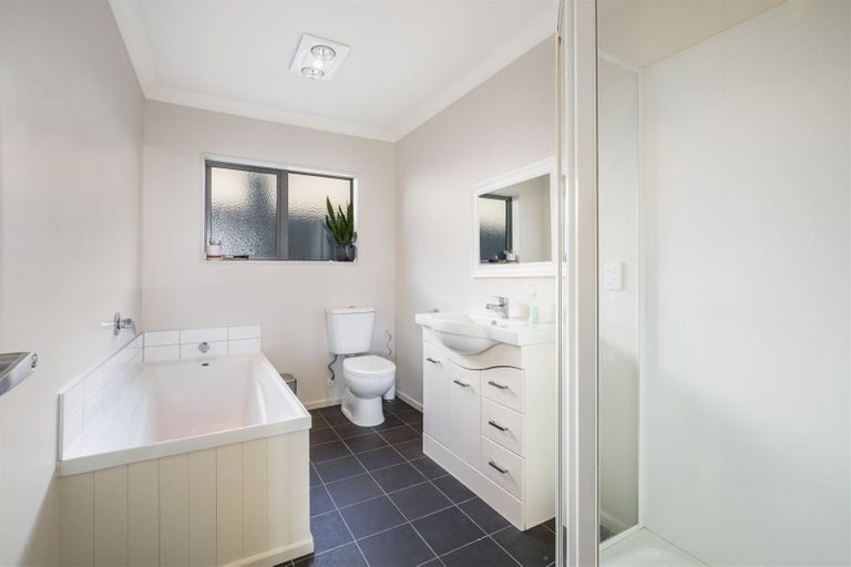 Photo of property in 3 Gennaker Lane, Whitby, Porirua, 5024