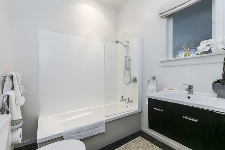 Photo of property in 15 Hathaway Avenue, Karori, Wellington, 6012