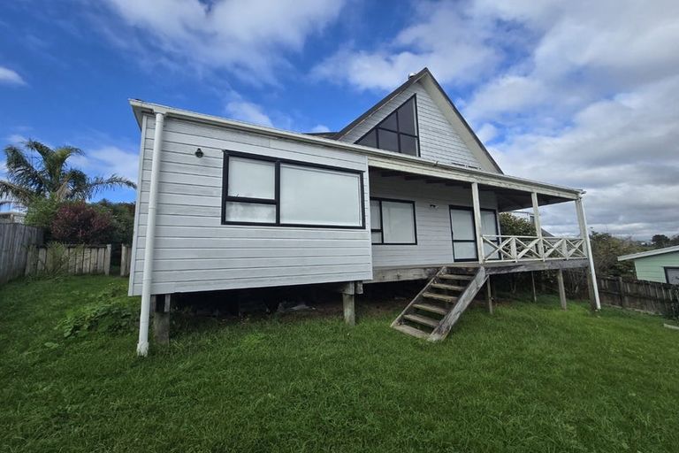 Photo of property in 21 Sungrove Rise, Sunnyvale, Auckland, 0612