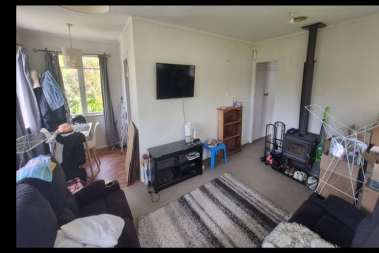 Photo of property in 3 Shackleton Grove, Stokes Valley, Lower Hutt, 5019