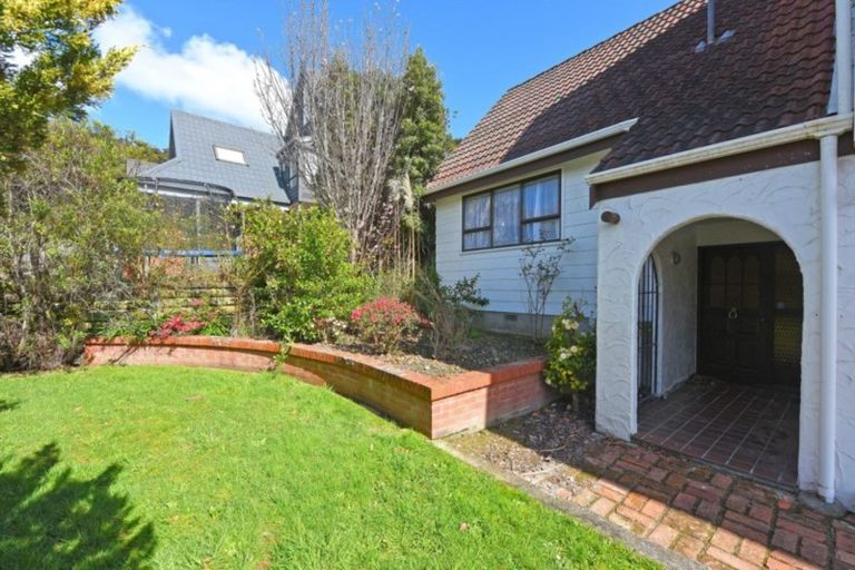 Photo of property in 6 Pioneer Grove, Silverstream, Upper Hutt, 5019