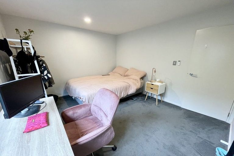 Photo of property in 149 Kelburn Parade, Kelburn, Wellington, 6012