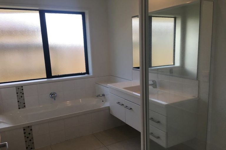 Photo of property in 182 Doncaster Drive, Papamoa Beach, Papamoa, 3118