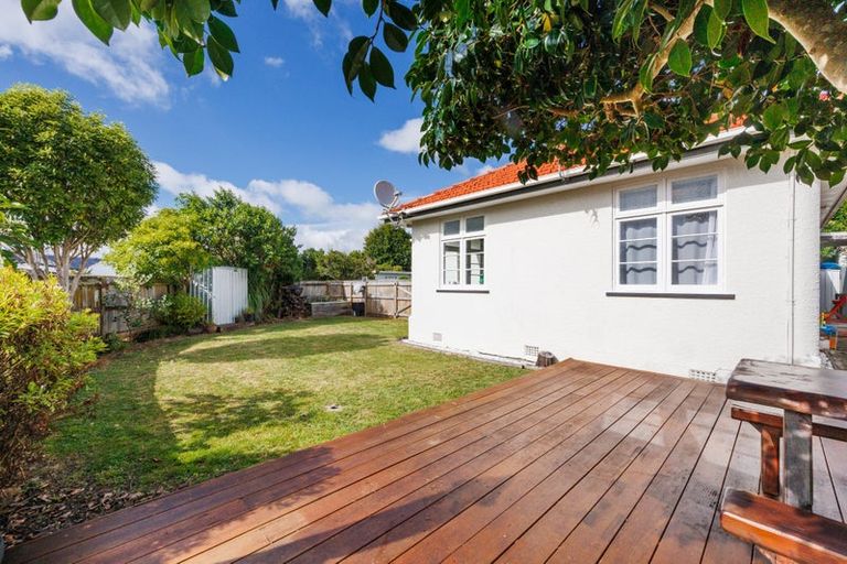 Photo of property in 35 Hardie Street, Hokowhitu, Palmerston North, 4410