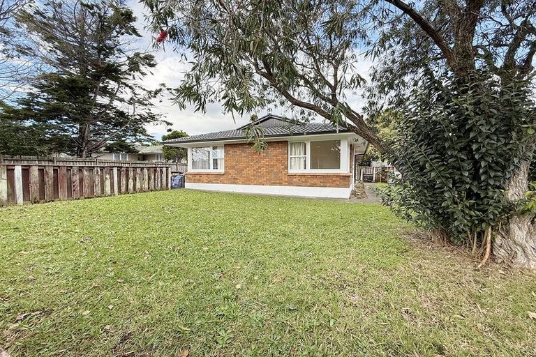 Photo of property in 1/6 Edgewater Drive, Pakuranga, Auckland, 2010