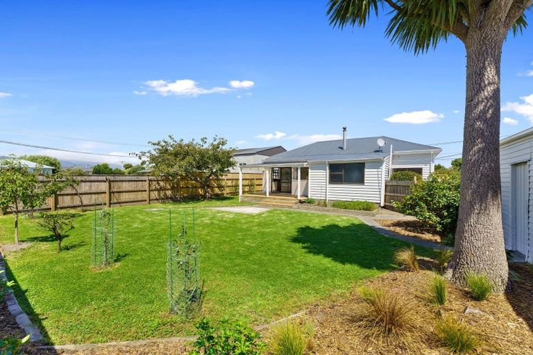 Photo of property in 14 Iti Street, Otaki, 5512