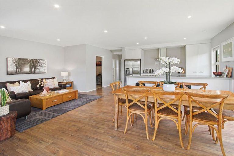 Photo of property in 176 Helenslee Road, Pokeno, 2472