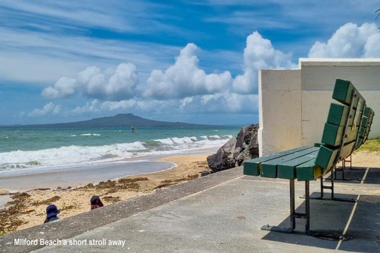 Photo of property in 1/43 Milford Road, Milford, Auckland, 0620