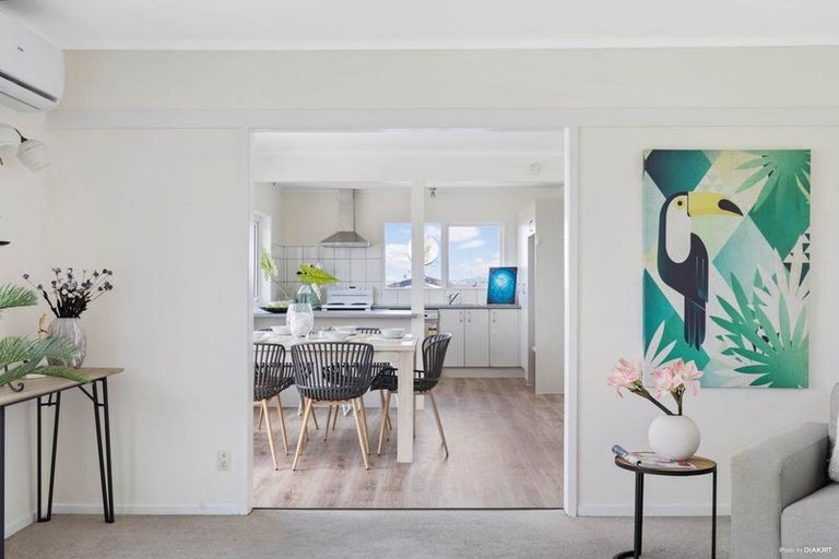 Photo of property in 23 Chivalry Road, Glenfield, Auckland, 0629