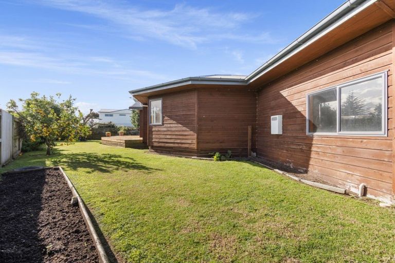 Photo of property in 38 Maesbury Close, Papamoa Beach, Papamoa, 3118
