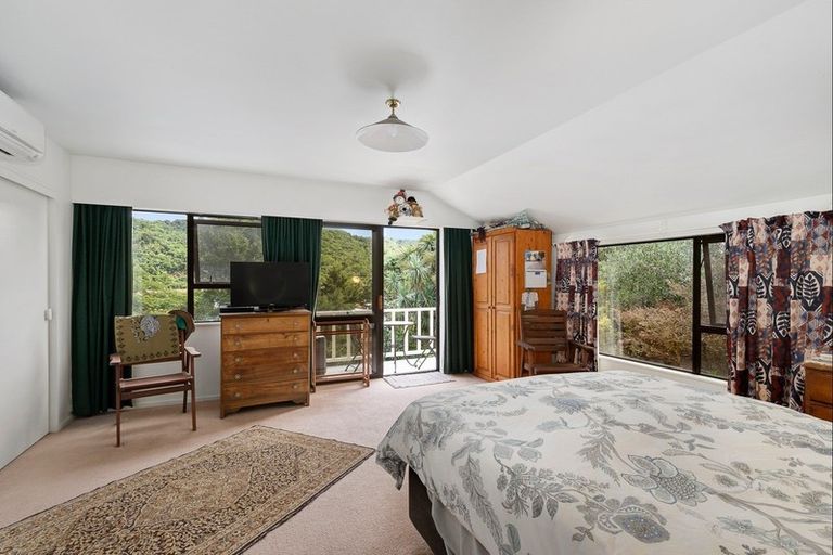 Photo of property in 34 Milton Terrace, Picton, 7220