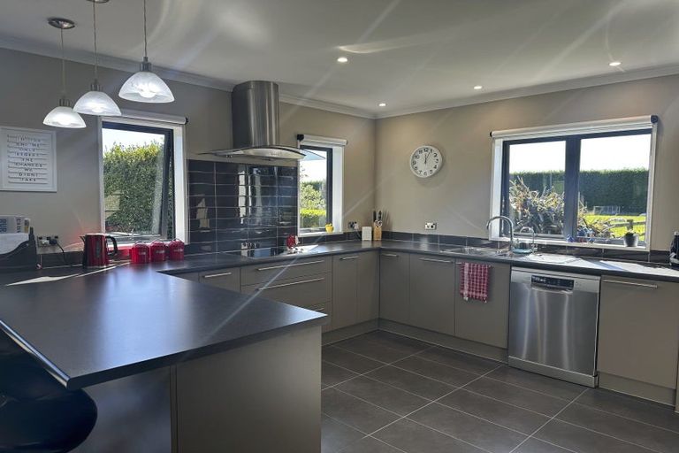 Photo of property in 84 Wilcox Road, Seaward Bush, Invercargill, 9871