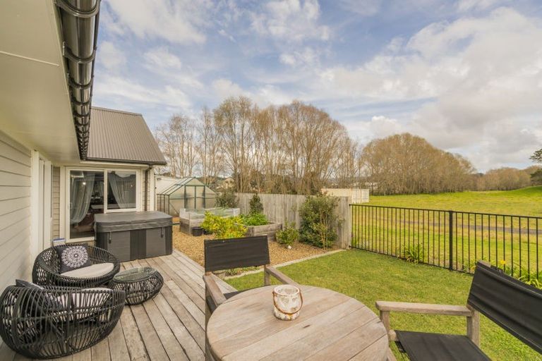 Photo of property in 5 Lady Jocelyn Place, Whitianga, 3510