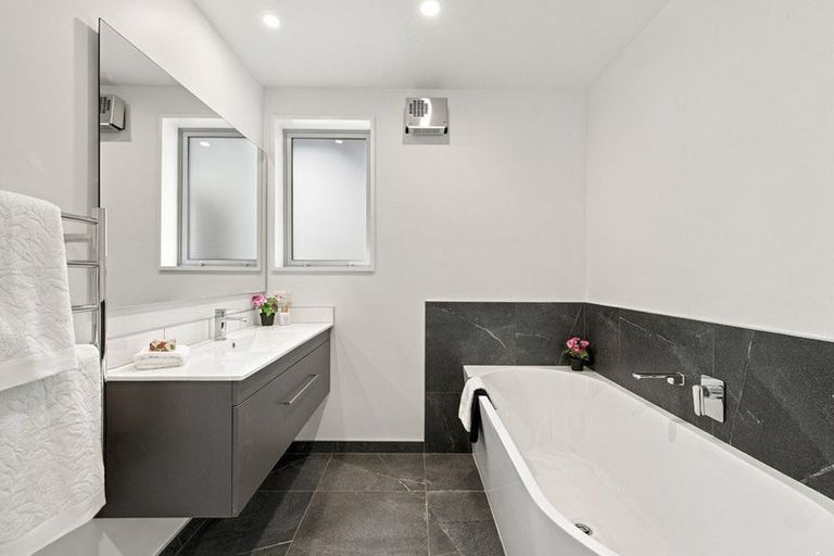 Photo of property in 20b Glenburn Place, Avonhead, Christchurch, 8042