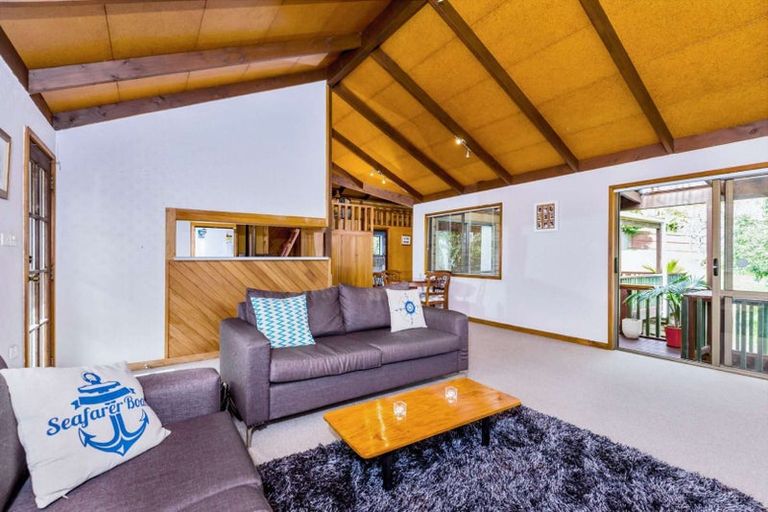 Photo of property in 12 Lilburn Crescent, Massey, Auckland, 0614