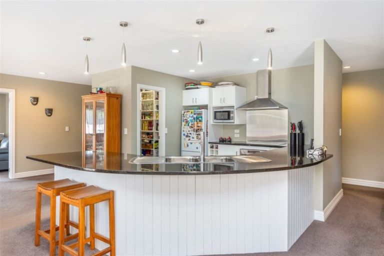 Photo of property in 18 Wiltshire Drive, Huntington, Hamilton, 3210