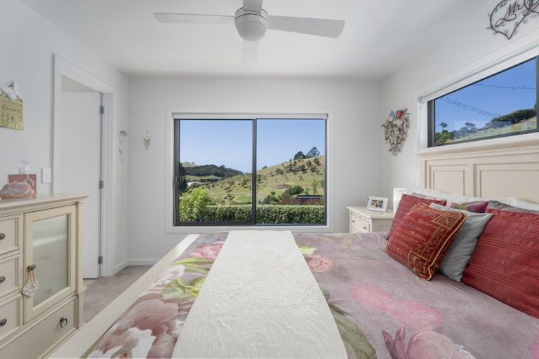 Photo of property in 36 Spikes Way, Whitianga, 3510