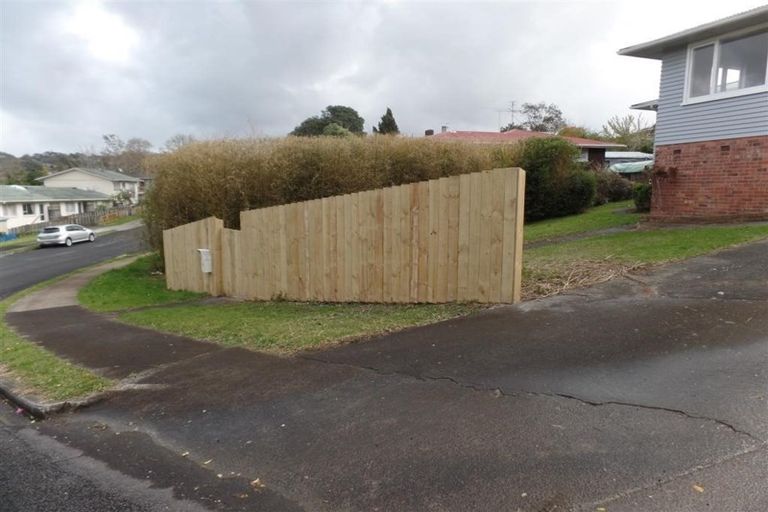 Photo of property in 16 Trojan Crescent, New Lynn, Auckland, 0600