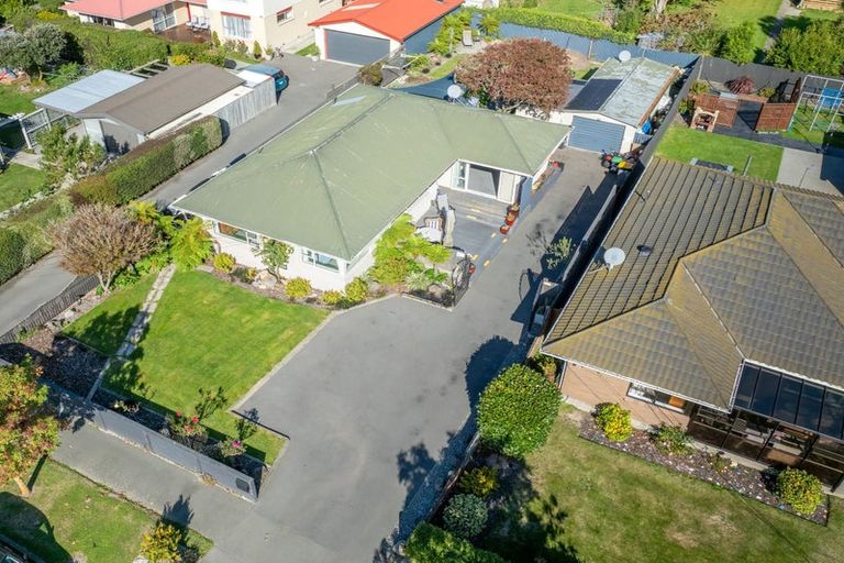 Photo of property in 14 Bideford Place, Dallington, Christchurch, 8061