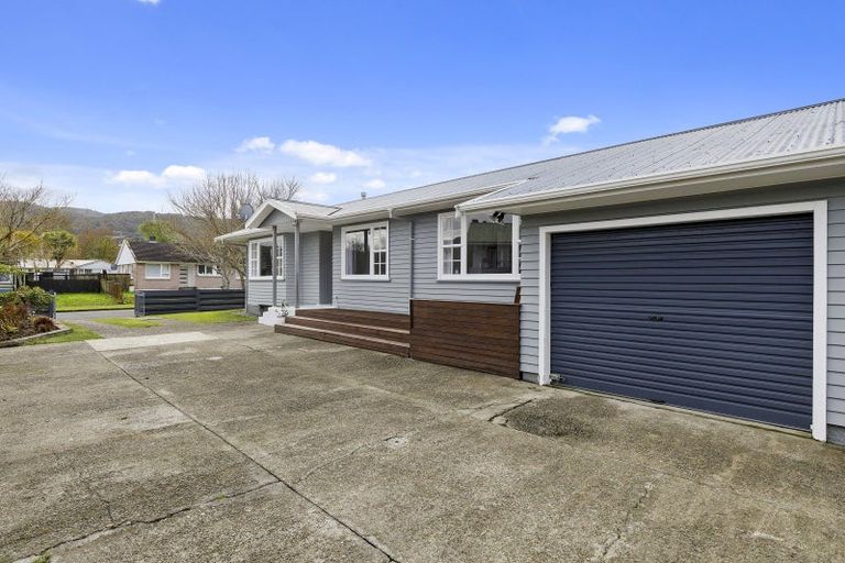 Photo of property in 9 Bonnie Glen Crescent, Ebdentown, Upper Hutt, 5018