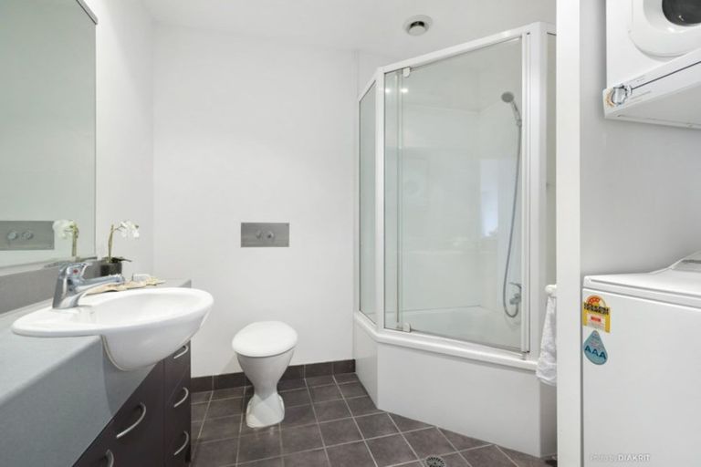 Photo of property in St Peters Apartments, 1e/192 Willis Street, Te Aro, Wellington, 6011