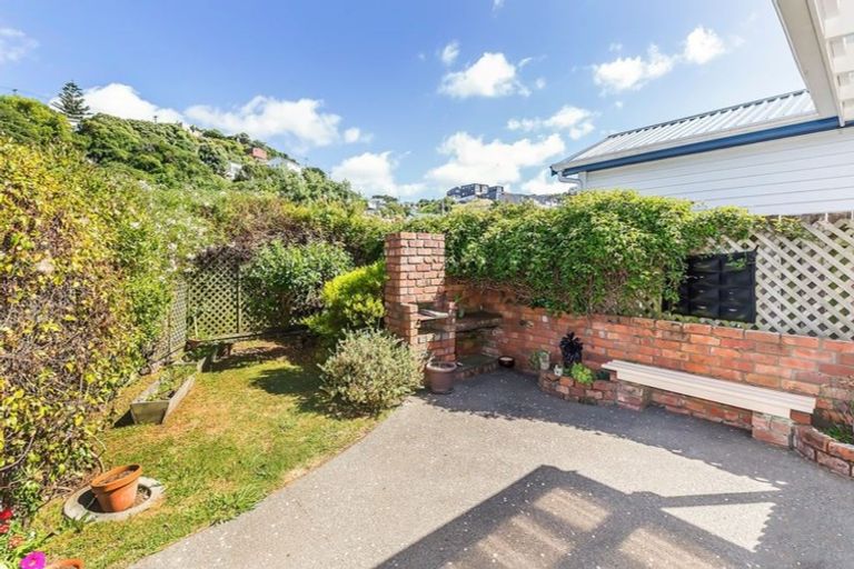 Photo of property in 61 Tauhinu Road, Miramar, Wellington, 6022