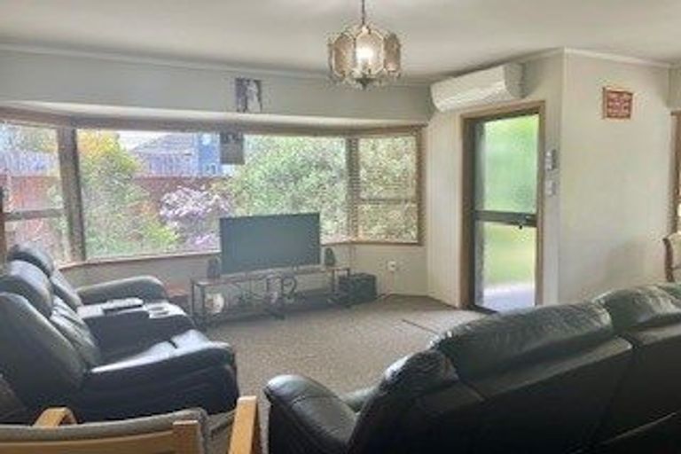 Photo of property in 1/20 Reid Road, New Lynn, Auckland, 0600
