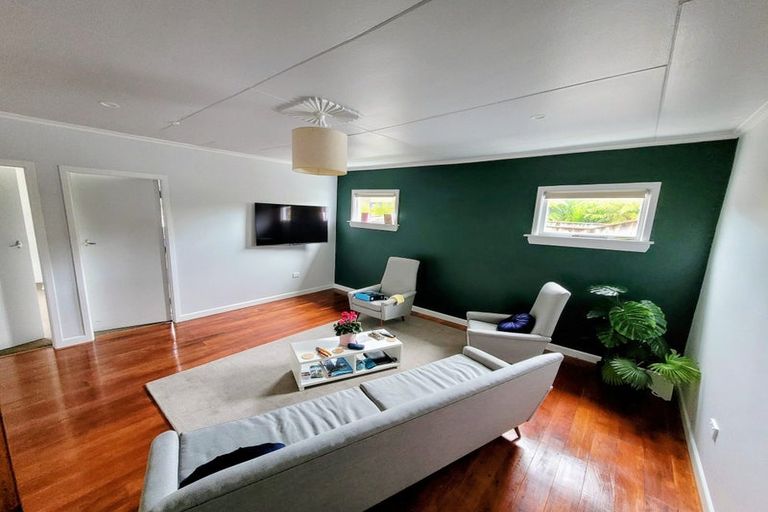 Photo of property in 2 Church Place, Whanganui, 4500