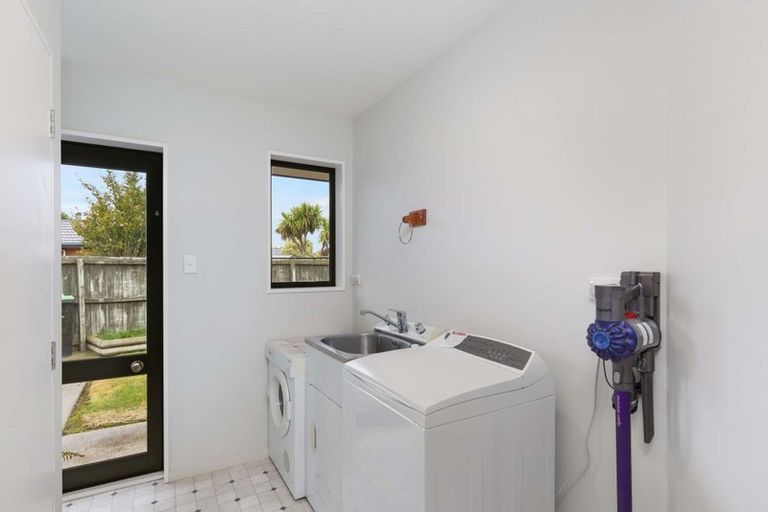 Photo of property in 6 Mclean Place, Woodend, 7610