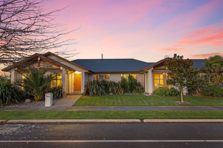 Photo of property in 50 Infinity Drive, Pegasus, 7612