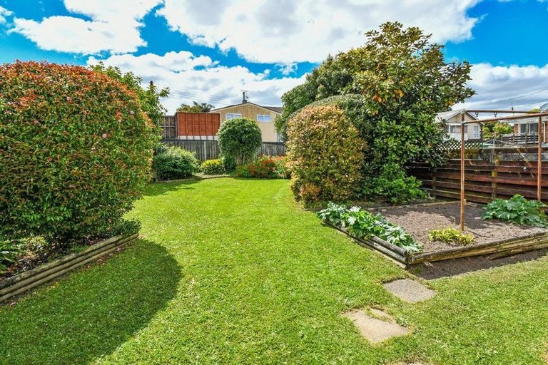 Photo of property in 49 Weymouth Road, Manurewa, Auckland, 2102