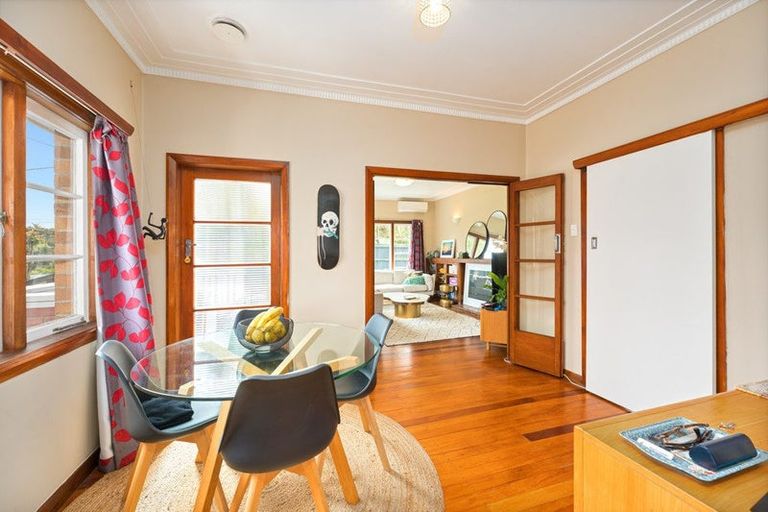Photo of property in 227 Titirangi Road, Titirangi, Auckland, 0604