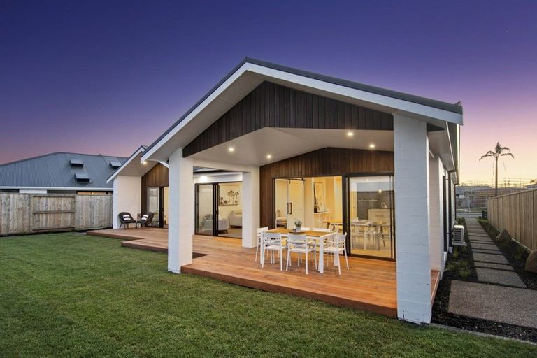 Photo of property in 37 Colpoma Close, Papamoa Beach, Papamoa, 3118