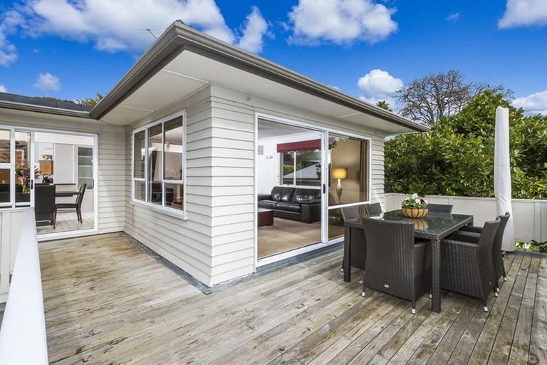 Photo of property in 340 Beach Road, Mairangi Bay, Auckland, 0630