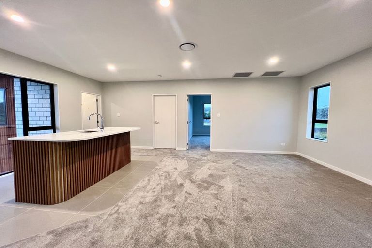 Photo of property in 16 Kiokio Place, Swanson, 0614