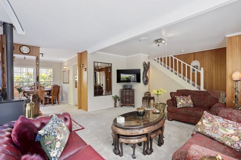 Photo of property in 2/21 Deane Avenue, Titirangi, Auckland, 0604