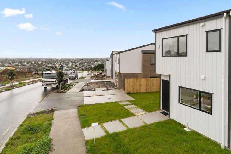 Photo of property in 33b Crestview Rise, Papakura, 2110