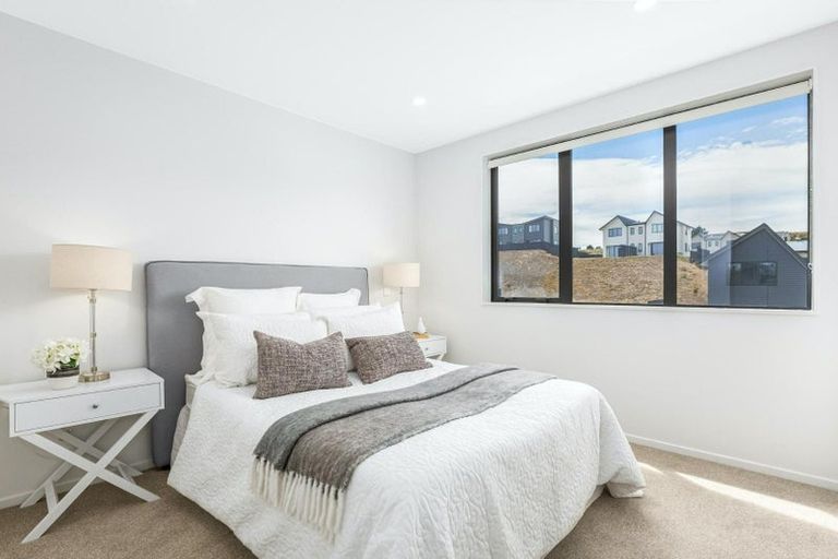 Photo of property in 44 Turtleback Avenue, Whitby, 5024