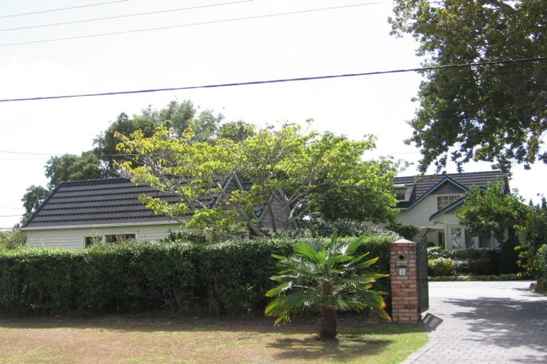 Photo of property in 3 Braemar Road, Castor Bay, Auckland, 0620
