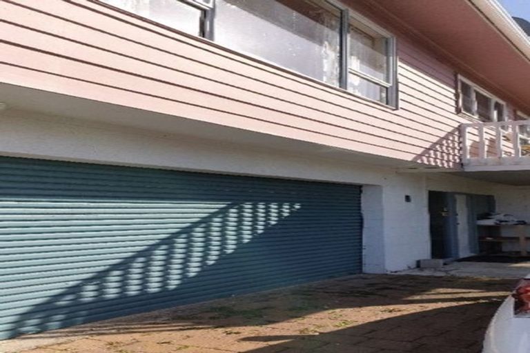 Photo of property in 19 Nigel Road, Browns Bay, Auckland, 0630