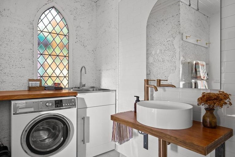 Photo of property in Ex St Johns Church, 1605 Teviot Road, Millers Flat, Roxburgh, 9572