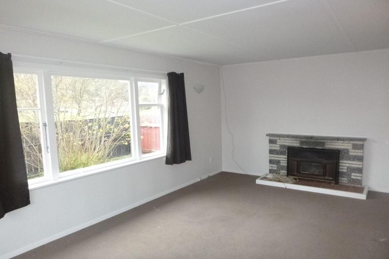 Photo of property in 11 Wellington Road, Wainuiomata, Lower Hutt, 5014