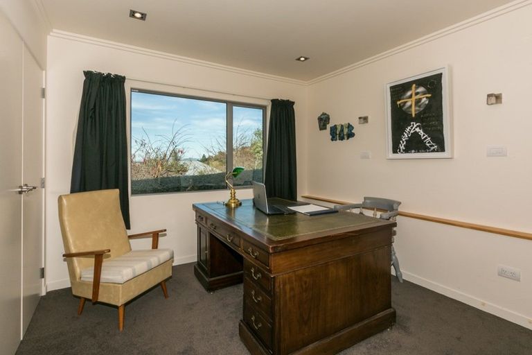 Photo of property in 116 Kent Terrace, Taradale, Napier, 4112