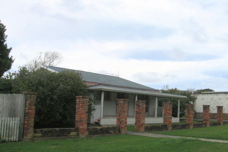 Photo of property in 72 Oxford Street, Tawa, Wellington, 5028