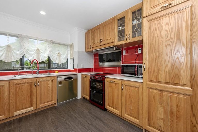 Photo of property in 21 Nielsen Gardens, Rototuna, Hamilton, 3210